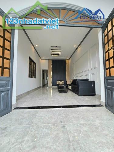 Nhà sổ riêng - kp4 Trảng Dài, DT 135 m2, giá 1tỷ590