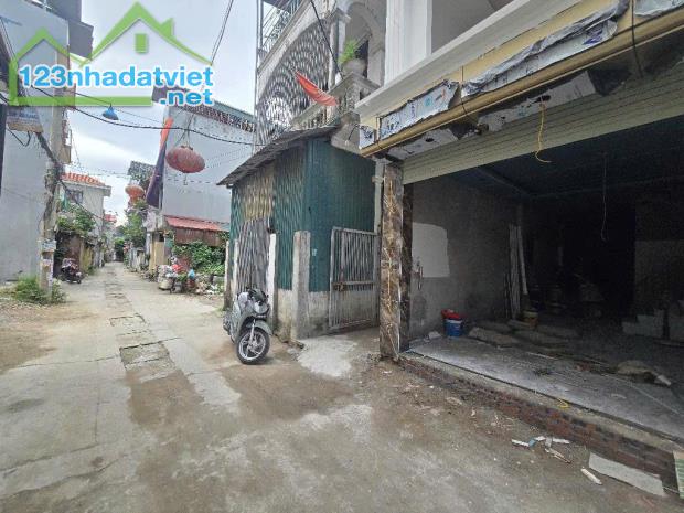 BÁN  NHÀ LIÊN NINH THANH TRÌ HÀ NỘI  56M2 5 TẦNG 4,15 TỈ - 2