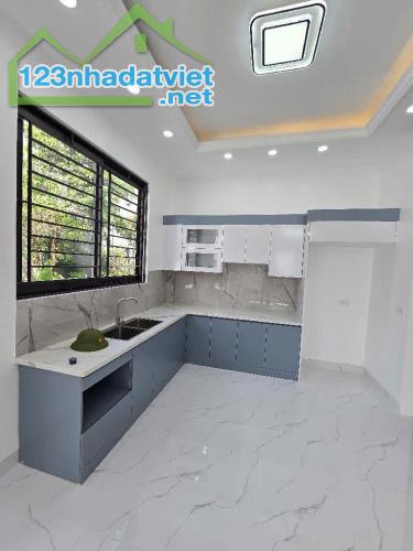 BÁN  NHÀ LIÊN NINH THANH TRÌ HÀ NỘI  56M2 5 TẦNG 4,15 TỈ - 3