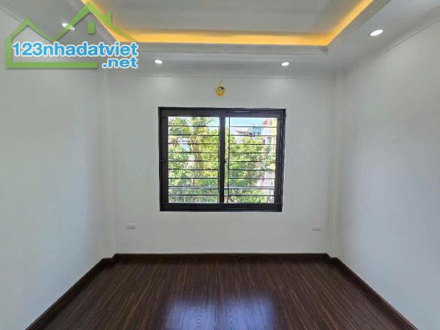 BÁN  NHÀ LIÊN NINH THANH TRÌ HÀ NỘI  56M2 5 TẦNG 4,15 TỈ - 5