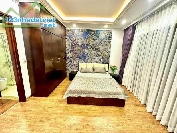 Bán nhà mặt phố không nóc Lê Đại Hành, 34m2, 13.3 tỷ, ô tô 2 chiều, vỉa hè rộng, KD đỉnh - 1