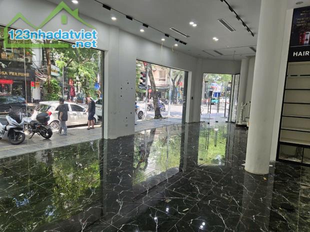 Chính chủ cho thuê showroom 2 tầng góc ngã tư Bà Triêu - Tuệ Tĩnh. Mặt tiền 25m - 1