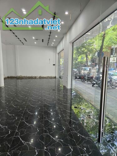 Chính chủ cho thuê showroom 2 tầng góc ngã tư Bà Triêu - Tuệ Tĩnh. Mặt tiền 25m - 2