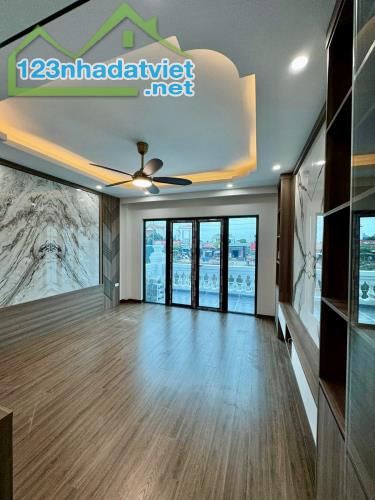 Siêu Phẩm View Hồ Nhà 2 Mặt Tiền,DT60m2*4T ,Gần KĐT Đô Nghĩa,Bệnh Viện Nhi 2 - 1