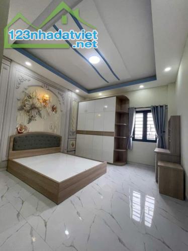 Bán Nhà Mặt Tiền Cộng Hòa, Tân Bình, 155m2, 5 Tầng Mới, Nội Thất Cao Cấp, Nhỉnh 24 Tỷ TL.