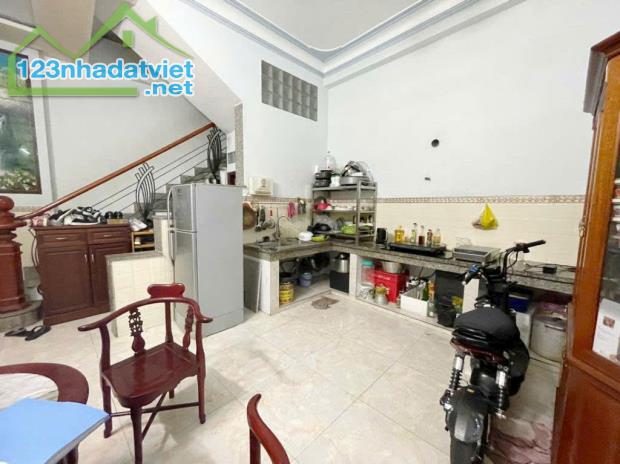 🏡🏡🏡 MẶT TIỀN HẺM XE TẢI TRÁNH . TRỤC ĐƯỜNG NHẤT CHI MAI - XE HƠI NGỦ TRONG NHÀ - SÁT NH - 1