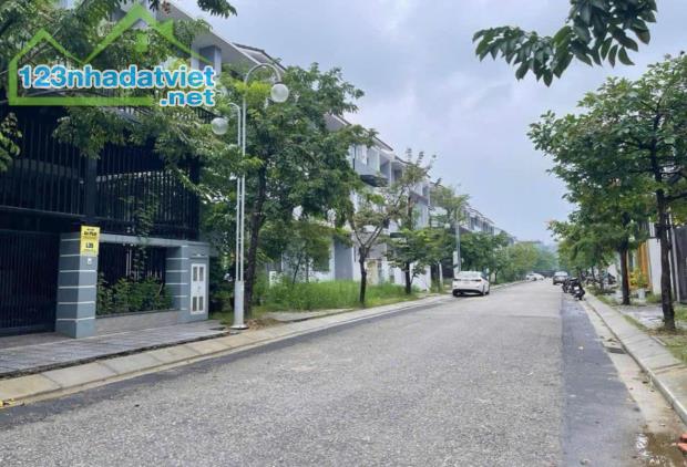 BÁN NHÀ PHỐ 3 TẦNG - KHU ĐÔ THỊ AN CỰU CITY 126M2 .. GẦN TTTM AEON MALLL - 1