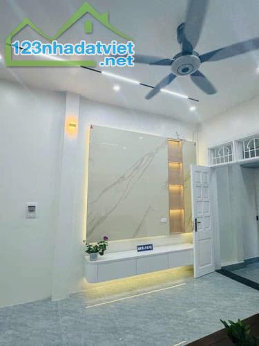 bán nhà ngõ vĩnh hưng dt54m 4t mt4m giá 5 tỷ nhà mới xây được hơn 1 năm - 2