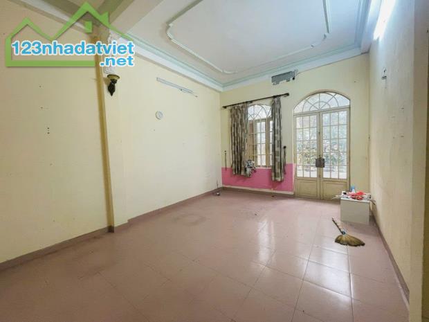 🏡🏡🏡 HẺM XE TẢI TRÁNH THÔNG CỘNG HÒA THÂN NHÂN TRUNG. P13 .KHU VỰC SẦM UẤT CỔNG T3 + DT - 3