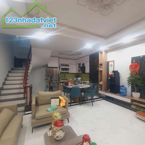 Bán nhà ngõ 178 Tây Sơn, 40m 5T 8,35 TỶ, Nội thất đẹp, Dân xây chắc chắn, 30M ra Phố Ngõ 3 - 1