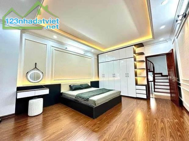 NHÀ ĐẸP LUNG LINH PHẠM VĂN ĐỒNG - FULL NỘI THẤT - CÁCH MẶT ĐƯỜNG 50M - 45M2 - NHỈNH 6 TỶ - 2