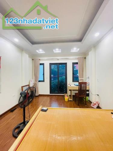 Siêu Phẩm Phú Diễn, 70m2 x 7T, Thang Máy, Ô Tô, giá 15.8 tỷ.