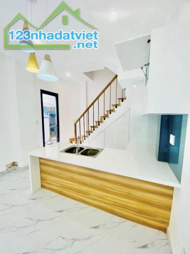 Bán Nhà Quận 8 - 60m2 3 Tầng, Nhà đẹp,Sát Mặt Tiền Hưng phú Hơn 3 Tỷ - 1