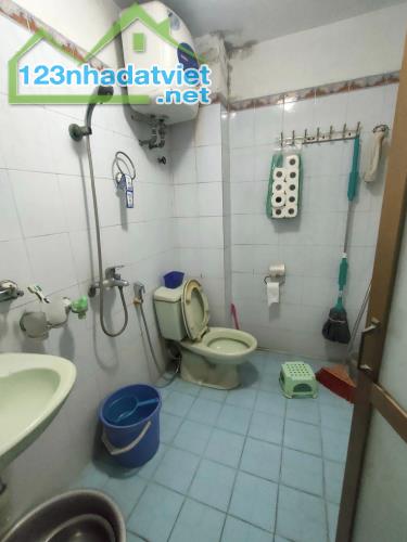 Bán nhà ngõ 269 Lạc Long Quân, DT 80m, 4 tầng, MT 6.7m, giá 12 tỷ, ngõ 2.5m. - 3