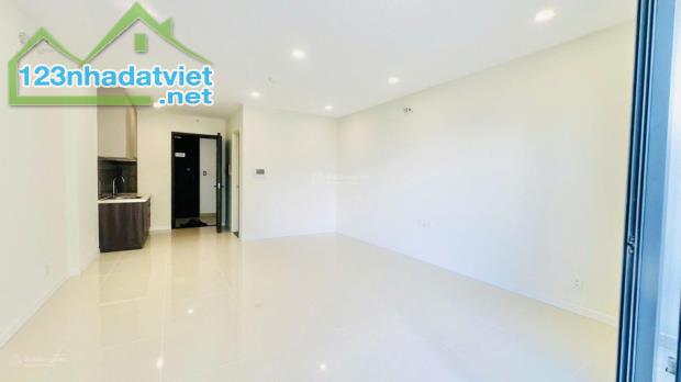 Bán Căn 1 phòng 30m2 có nội thất, ngay trường RMIT chỉ 1.350 tỷ, mới tinh chưa ở.LH - 4