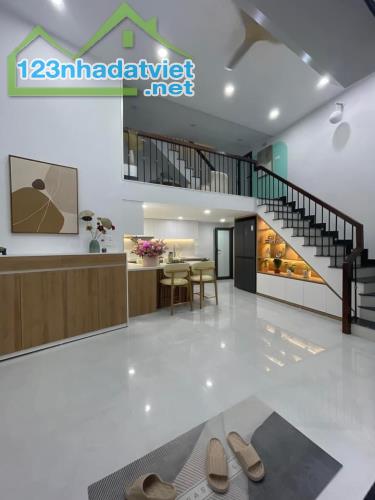 Bán nhà 5tỷ35 Đống Đa 34m2, mt 5m, ngõ thoáng 70m ra ô tô