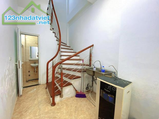 Bán nhà mặt phố Tây Sơn, Đống Đa, tiện kinh doanh 6 tầng 31m2 giá 12.3 tỷ - 1