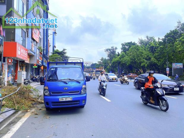Bán nhà mặt phố Tây Sơn, Đống Đa, tiện kinh doanh 6 tầng 31m2 giá 12.3 tỷ
