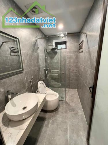 Nhà mới Ngọc Trì Thạch Bàn 43M2 x 5T kiến trúc cực đẹp 6 ngủ, gần oto hồ điều hoà. 7tỷ - 5