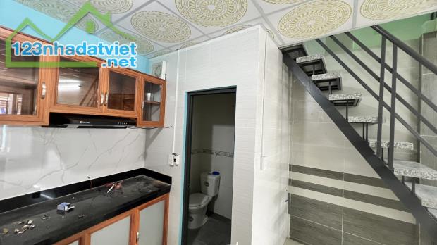 bán nhà tân quy quận 7 dưới 4 tỷ. sổ hồng riêng. dt: 3,3 x 8m, 1 lầu - 3