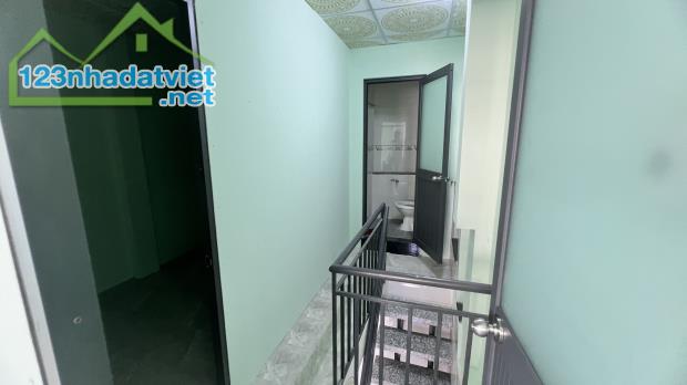 bán nhà tân quy quận 7 dưới 4 tỷ. sổ hồng riêng. dt: 3,3 x 8m, 1 lầu - 2