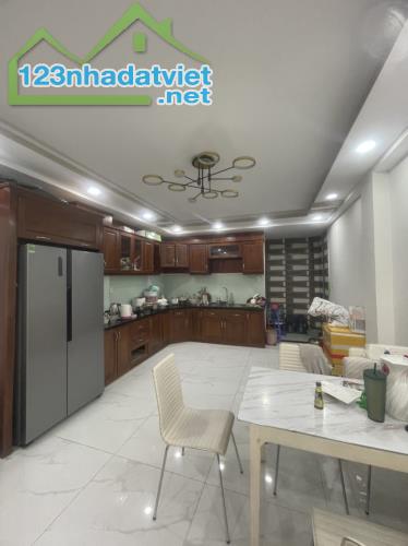 BÁN NHÀ Mặt Tiền Kinh Doanh 5 Tầng, 84m2 , HXH Thông , Phường Linh CHiểu , Thủ Đức - 2