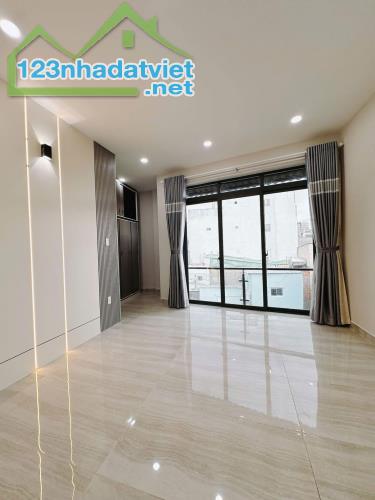 Ngang 5 x 7.35m DIỆN TÍCH SD 140 m2- 4 TẤM Q4 - CÓ 4 TỶ X - 3