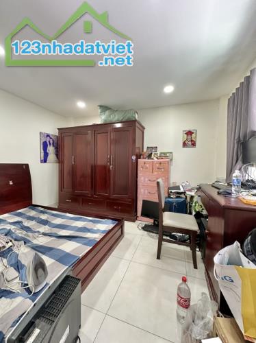 NHÀ QUẬN 1 GẦN CÔNG VIÊN 23 THÁNG 9, 10M RA MẶT TIỀN ĐƯỜNG, 4 TẦNG ĐÚC BTCT 3PN 4WC 6 TỶ X