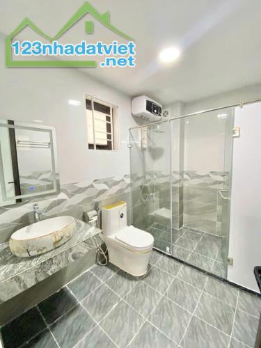 Nhỉnh 2,4 tỷ .Có ngay căn 35m2 x 3T Vị Trí Đẹp , Sầm Uất , Tiện Ích Đầy Đủ.