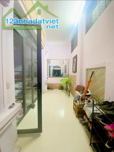 BÁN NHÀ LÔ GÓC SÁT PHỐ 10 TỶ 55m 5 TẦNG MT 7,2m CÁCH 15m Ô TÔ TRÁNH LẠC LONG QUÂN TÂY HỒ - 1