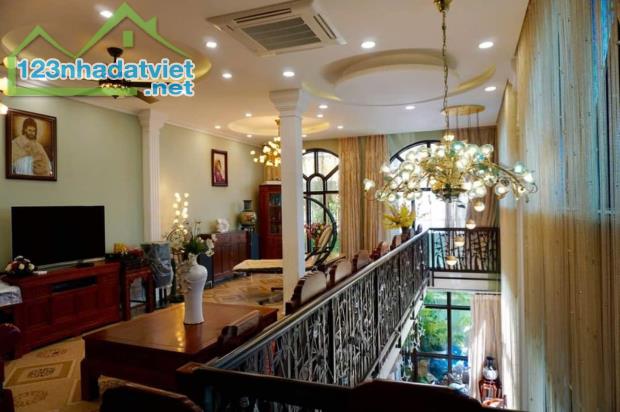 Biệt Thự ViLLa Nguyễn Trọng Tuyển, Tân Bình, 155m2, Ngang Hơn 9m, 5 Tầng, Nhỉnh 32 Tỷ TL - 1