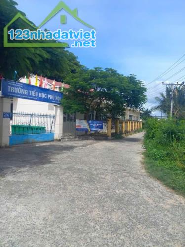 Đất thanh long Đỏ,Trắng-View sông Cà Ty,trường TH Hàm Hiệp-Hàm Thuận Bắc-1.620m2