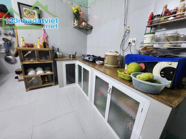 GẤP! Bán nhà Tân Hóa, 42m2, 3 tầng, 3 PN, ko QH, ko lộ giới, chỉ 4,2 tỷ TL 0906993584 - 1