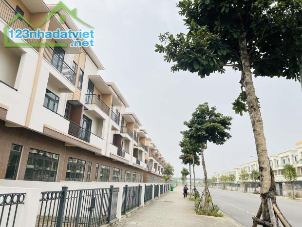 Bán gấp Shophouse 120m2 trục 26m Centa City Vsip giá tốt nhất thị trường - 2