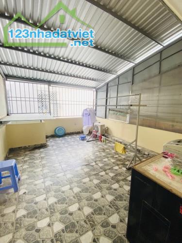 Bán nhà 3 tầng HXH 5m thông Thạnh Xuân 22, 62m2, 3T, 2 sân thượng chỉ hơn 4Tỷ - 5