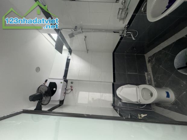 Bá,n nhà phố Nam Dư 35m2x 5 tầng, nhà mới cực đẹp, ô tô đỗ cửa - nhỉnh 5 tỷ