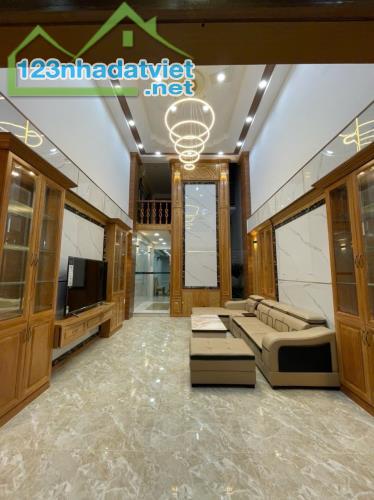 Nhỉnh 11 tỷ có nhà HXT 5 lầu đẹp THANG MÁY xịn 92m2 (4.2x22) ngay Nguyễn Văn Lượng tặng NT - 3