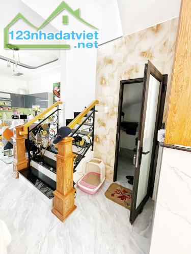 bán nhà góc 2 mặt tiền hẻm huỳnh tấn phát nhà bè. dt: 4 x 18,6m, 3 lầu, sân thượng - 2