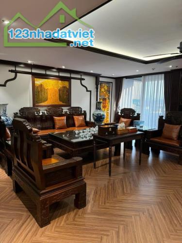 Cho thuê căn hộ penthouse full nội thất tại đường Hồng Tiến, Bồ Đề, Long Biên. S: 120m2 - 1