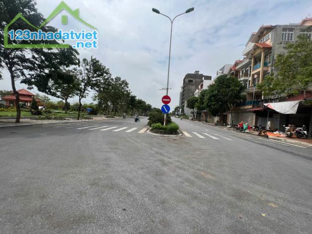 🌳🌳🌳Trục đường đôi Trang Hạ - Từ Sơn  - Bắc Ninh 🌳🌳🌳
💰💰Diện tích 235 m  3 lô gộp - 2