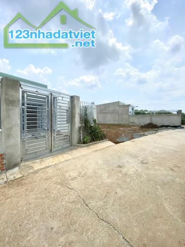 Bán Rẻ Nền Đất Thổ Cư QL 13 Vào(202.4m2)Sổ Hồng Riêng,Sát Chợ,Dân cư Đông Đúc,Giá 195 Trệu - 1