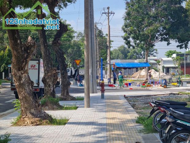 Bán Lô Đất Đối Diện Tái đinh cư Long điền bà Rịa vũng tàu DT : 100m2 giá 1,8 tỷ - 2