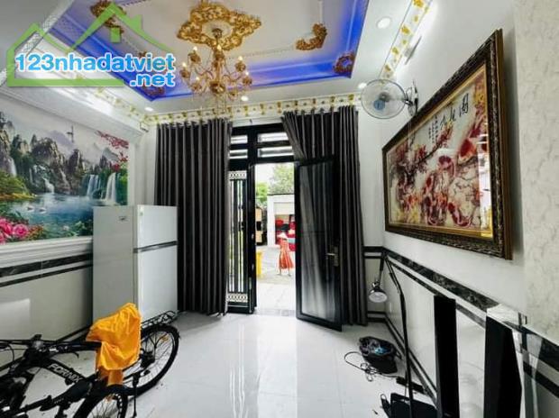 BÁN NHÀ 4. TẦNG ĐƯỜNG NGUYỄN ẢNH THỦ - GIÁ HƠN 6 TỶ - 1