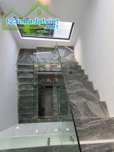 Nhà 2 lầu rộng rãi mặt tiền 30 tháng 4, P.Hưng Lợi, Q.Ninh Kiều, Cần Thơ - 1