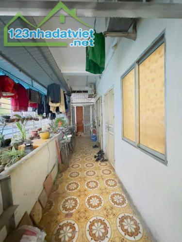 Bán nhà tập thể Phương Mai, T2, 100 m2 (sổ 43m2), 3 ngủ, 2 thoáng, 4.3 tỷ. - 1