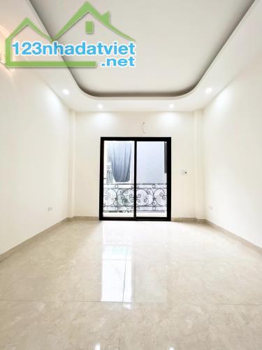 CẦN BÁN NHÀ 4 TẦNG DT:32M2 VỊ TRÍ ĐẸP.NGÕ RỘNG,THÔNG THOÁNG.Ô TÔ ĐỖ CỬA.GIÁ CHỈ 1,9TỶ - 2