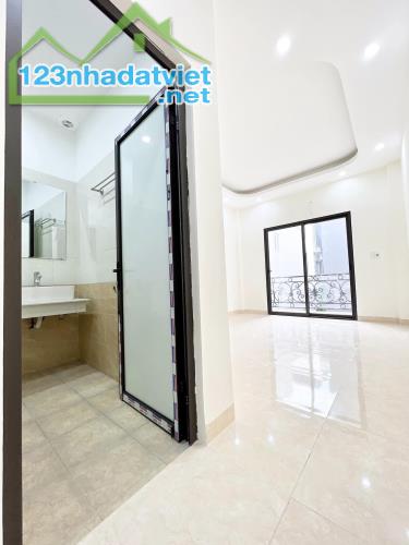 CẦN BÁN NHÀ 4 TẦNG DT:32M2 VỊ TRÍ ĐẸP.NGÕ RỘNG,THÔNG THOÁNG.Ô TÔ ĐỖ CỬA.GIÁ CHỈ 1,9TỶ