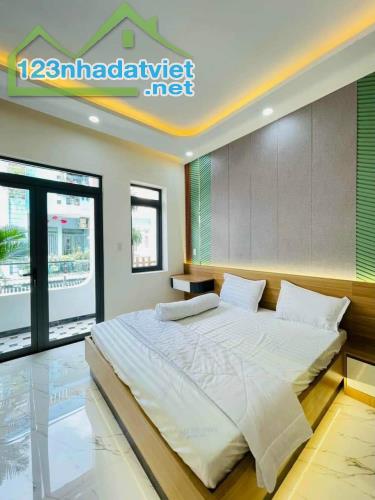 Ngộp vốn bán rẻ nhà đường Quốc Hương, Quận 2. Giá 3tỷ150, DT64m2, chỉ 1 sẹc - 2