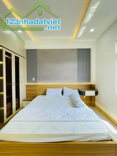 Ngộp vốn bán rẻ nhà đường Quốc Hương, Quận 2. Giá 3tỷ150, DT64m2, chỉ 1 sẹc - 5