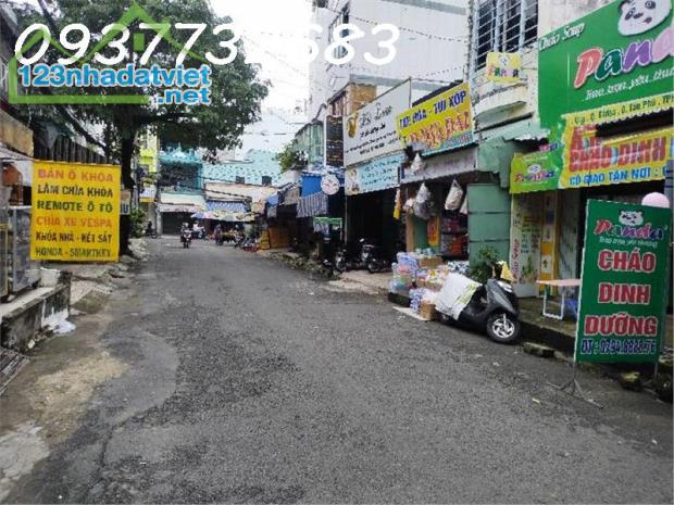 🏠 MT ĐINH LIỆT, Phú Thọ Hoà, Tân Phú
🔷 DT 40m² _ 4×10 _ 2 tầng
🔷 Giá 6.1tỷ